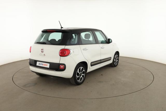 Fiat 500l image 8