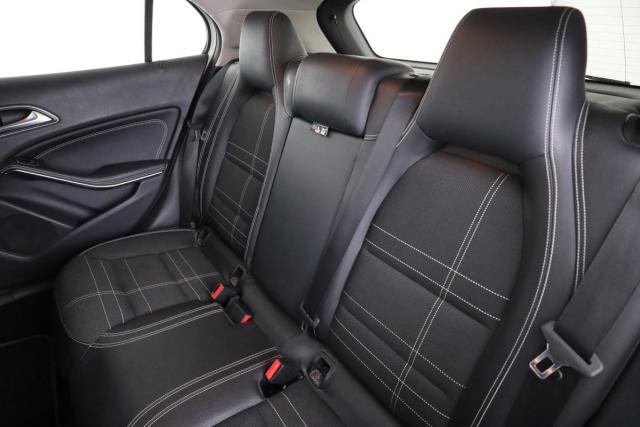 Mercedes Benz Gla image 6