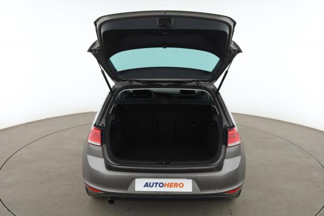 Volkswagen Golf image 6