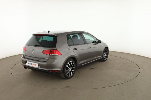 Volkswagen Golf image 8