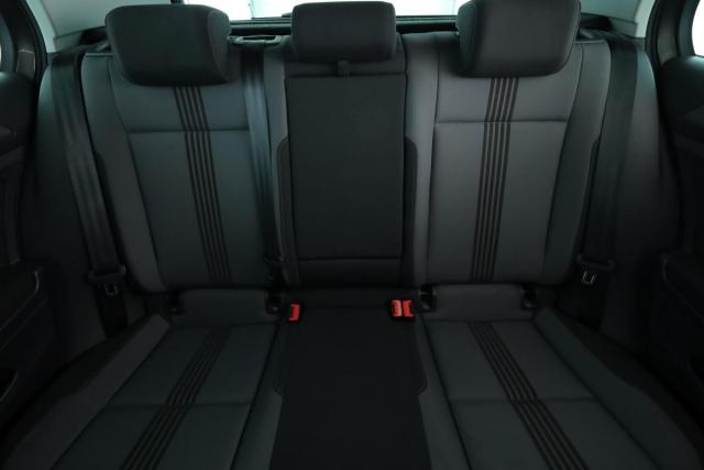 Volkswagen Golf image 5
