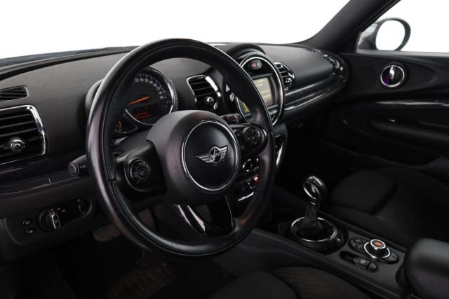 Mini Clubman image 2