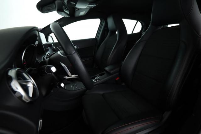 Mercedes Benz Gla image 3