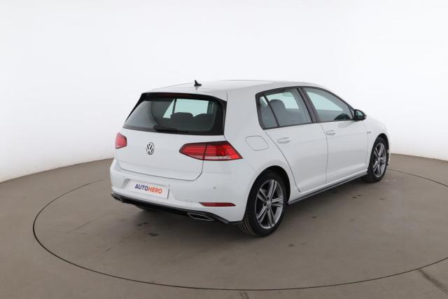 Volkswagen Golf image 2