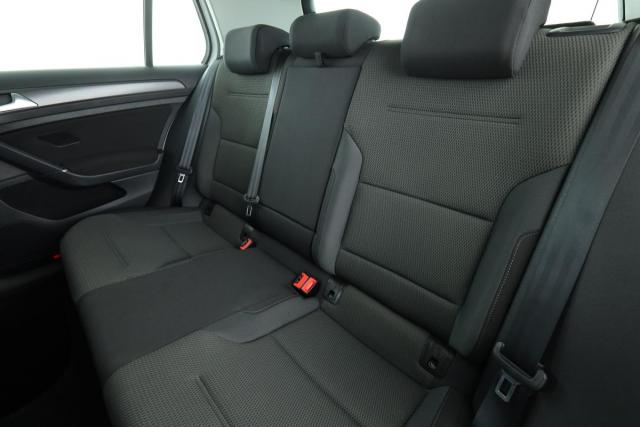 Volkswagen Golf image 6