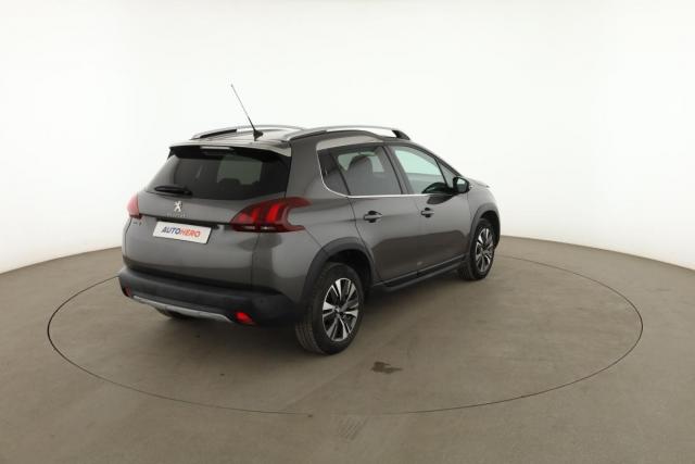 Peugeot 2008 image 8