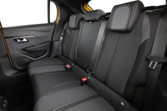 Peugeot 208 image 6