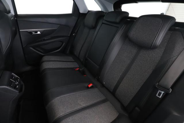 Peugeot 3008 image 8