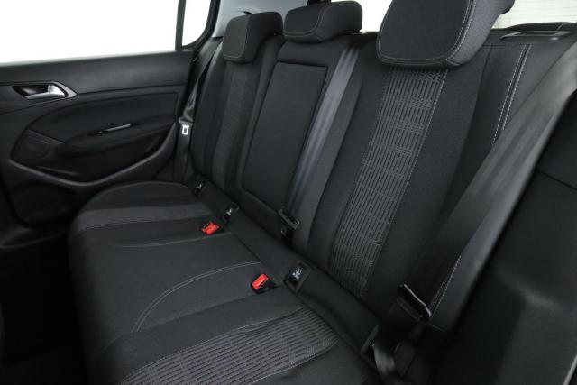 Peugeot 308 image 1