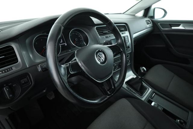 Volkswagen Golf image 8