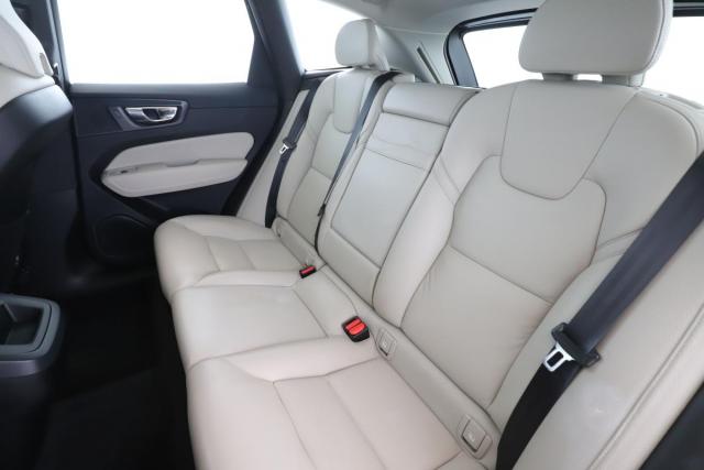 Volvo Xc60 image 9