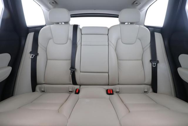 Volvo Xc60 image 4