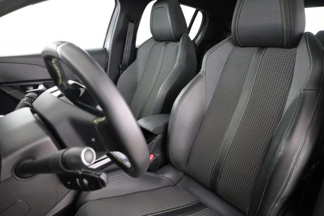 Peugeot 208 image 9