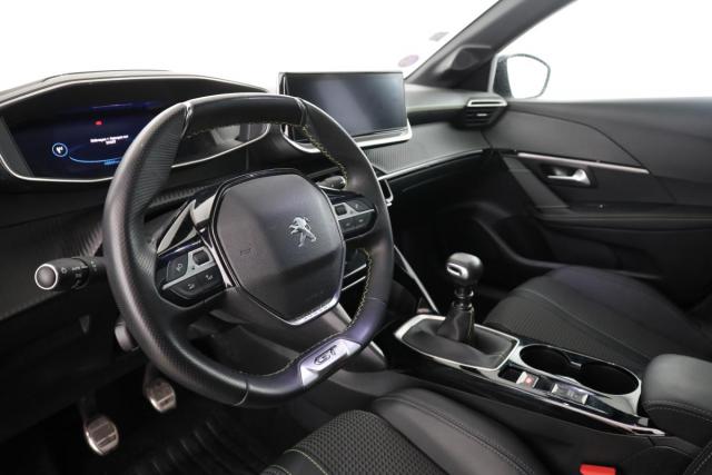 Peugeot 208 image 8