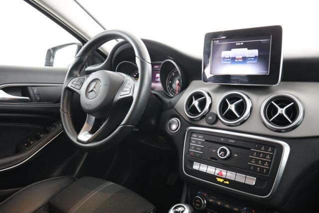 Mercedes Benz Gla image 1