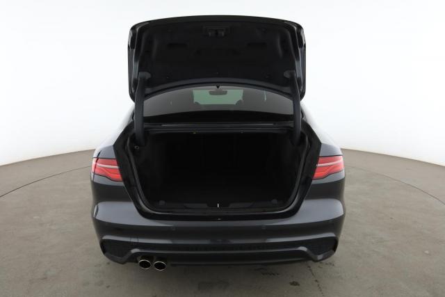 Jaguar Xe image 1
