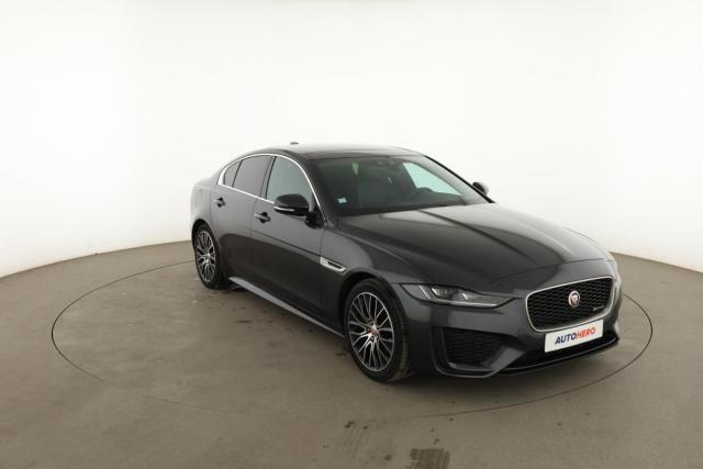 Jaguar Xe image 2