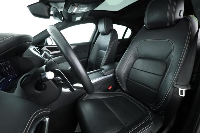 Jaguar Xe image 7