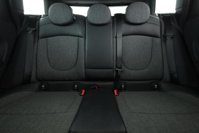 Mini Clubman image 5
