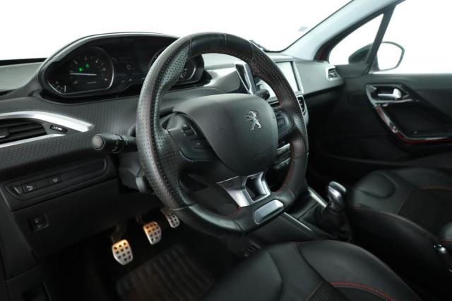Peugeot 208 image 6