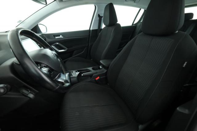 Peugeot 308 image 9