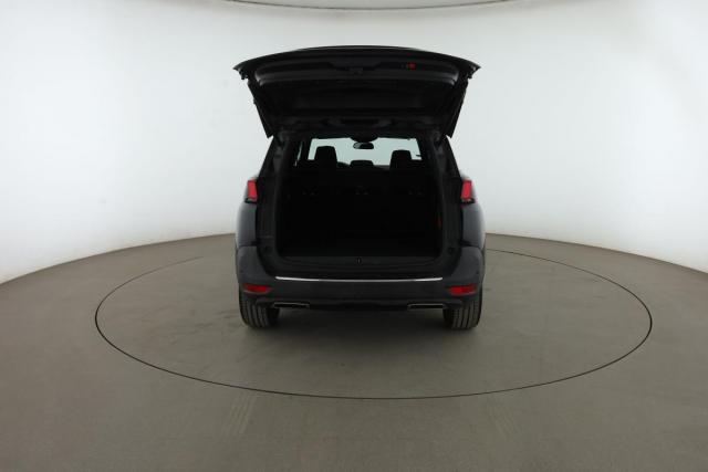 Peugeot 5008 image 2