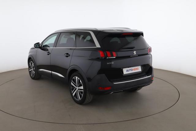 Peugeot 5008 image 1