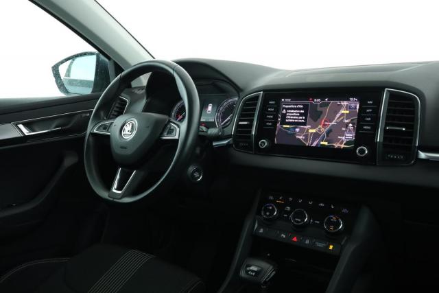 Skoda Karoq image 8