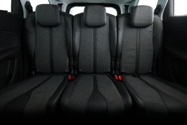 Peugeot 5008 image 1