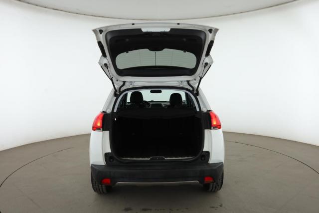 Peugeot 2008 image 2
