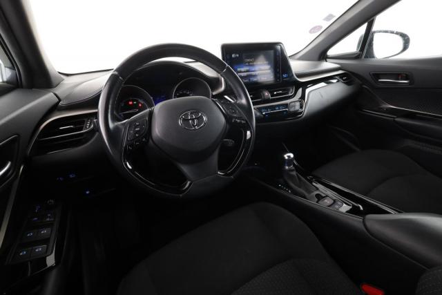 Toyota C-Hr image 5