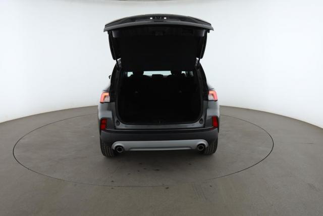 Ford Kuga image 2