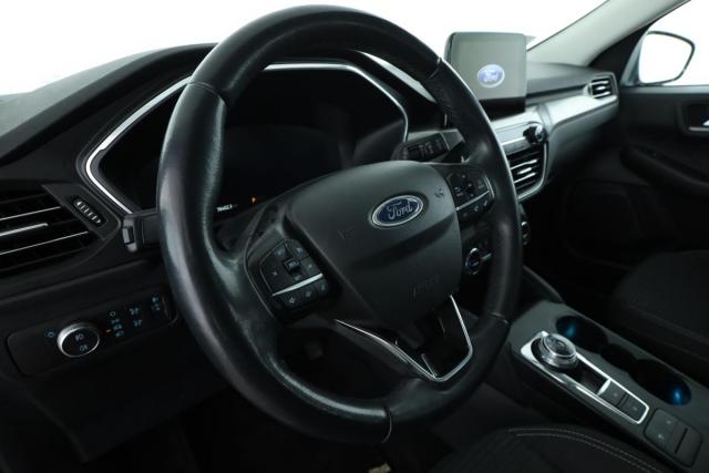Ford Kuga image 7