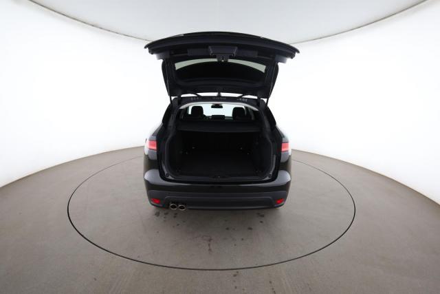 Jaguar F-Pace image 9