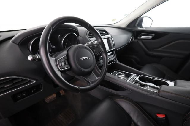 Jaguar F-Pace image 4