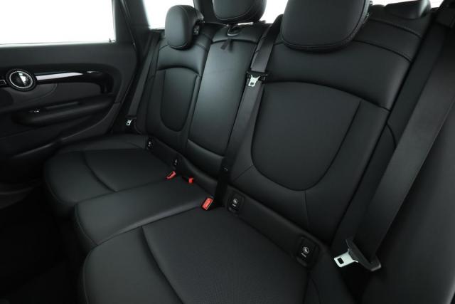 Mini Clubman image 6