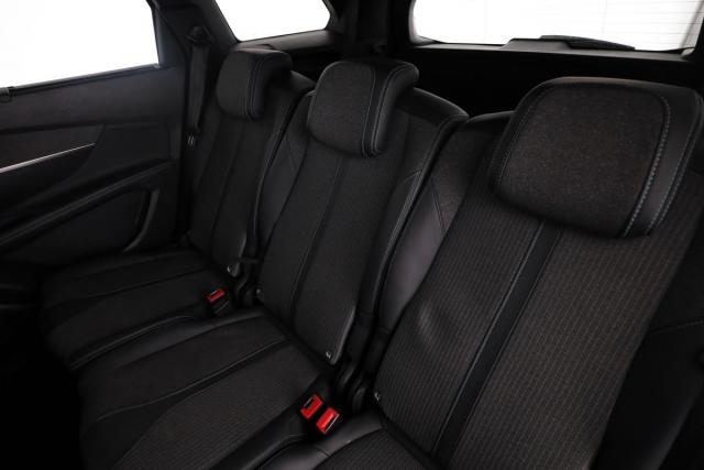Peugeot 5008 image 4