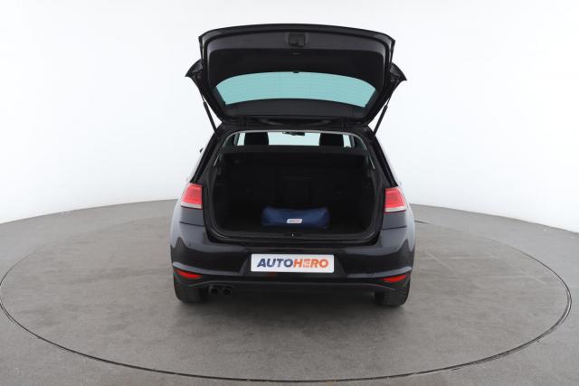 Volkswagen Golf image 9