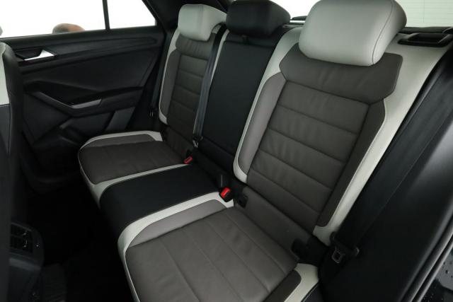 Volkswagen T-Roc image 9