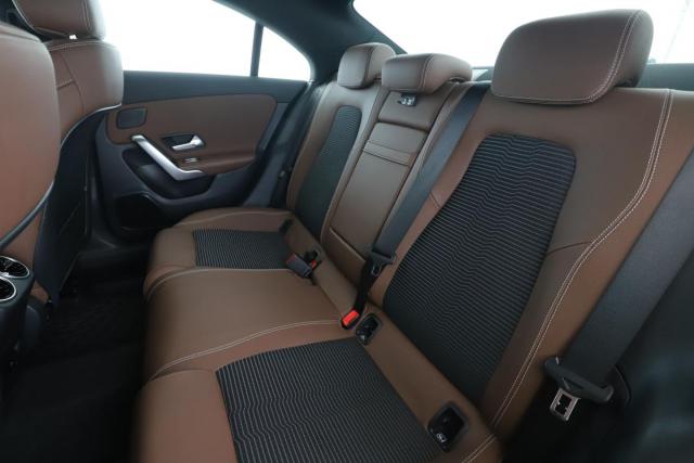Mercedes Benz Cla image 7