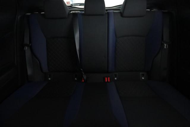 Toyota C-Hr image 9