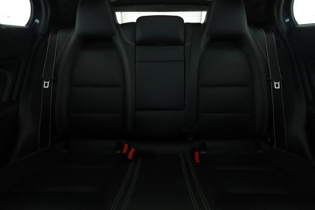 Mercedes Benz Gla image 3