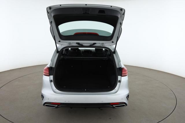 Kia Cee'D_sw image 5