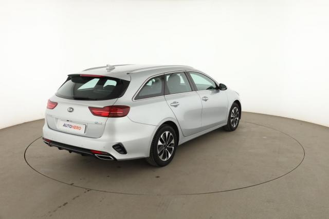 Kia Cee'D_sw image 7