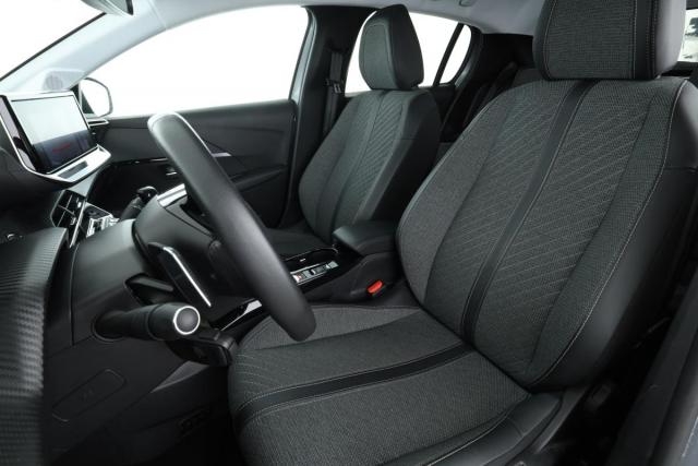 Peugeot 208 image 6