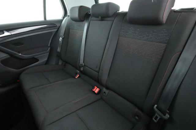 Volkswagen Golf image 5