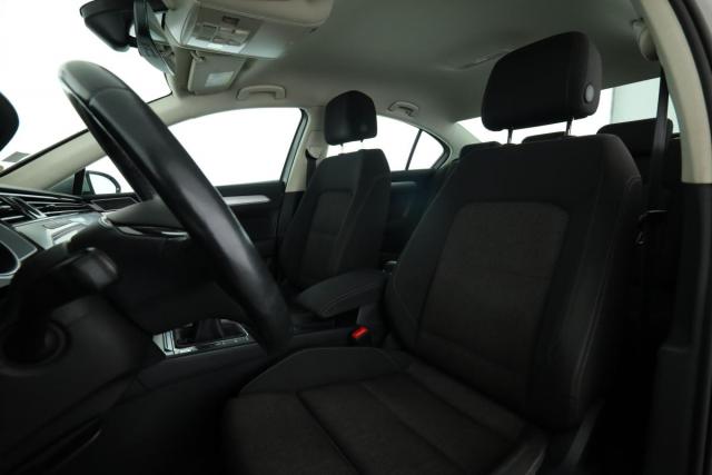 Volkswagen Passat image 4