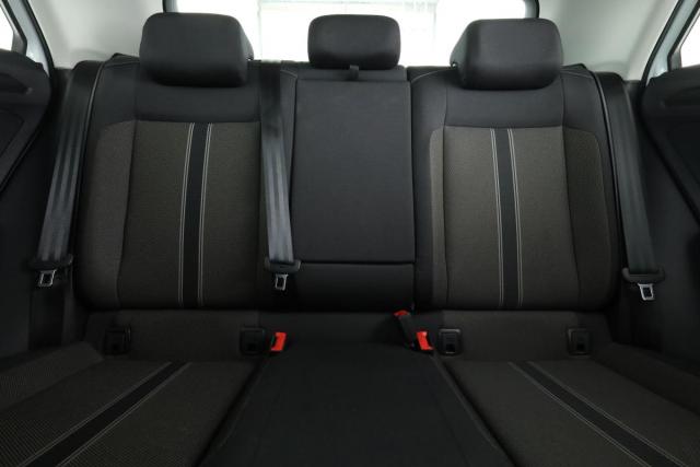 Volkswagen T-Roc image 2