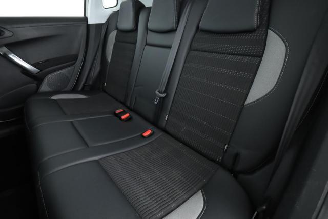 Peugeot 2008 image 2
