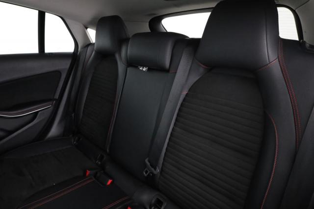 Mercedes Benz Cla Shooting Brake image 5